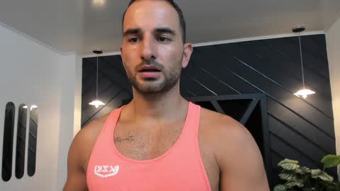  L O R E N Z O  Thumbs Up help  online show from 01/13/25, 05:44