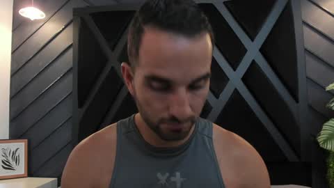  L O R E N Z O  Thumbs Up help  online show from 01/14/25, 08:26