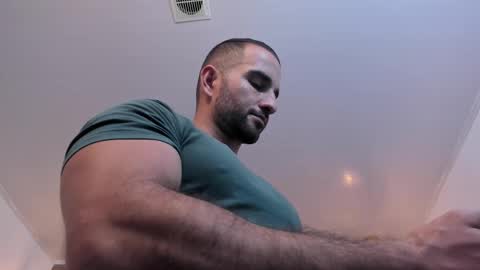  L O R E N Z O  Thumbs Up help  online show from 02/27/25, 05:36