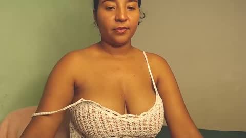 Snapshot of loretta_ chatting on 01/23/25, 01:08 Loretta Gmez online show from 01/23/25, 01:08