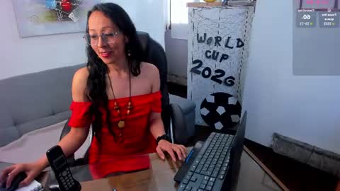 Snapshot of loretta_fraser chatting on 06/12/26, 01:10 loretta_fraser online show from 06/12/26, 01:10