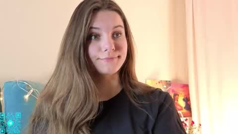 Snapshot of lorettadunnelli chatting on 11/16/25, 05:40 Chloe for Fan BlackHole online show from 11/16/25, 05:40