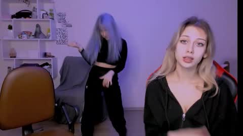 Lori online show from 10/02/25, 08:38