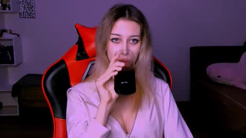 Lori online show from 10/18/25, 06:30