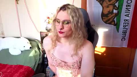 Lori -----------------------------------    online show from 02/21/26, 01:12