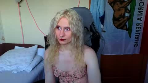 Lori -----------------------------------    online show from 03/21/26, 03:59