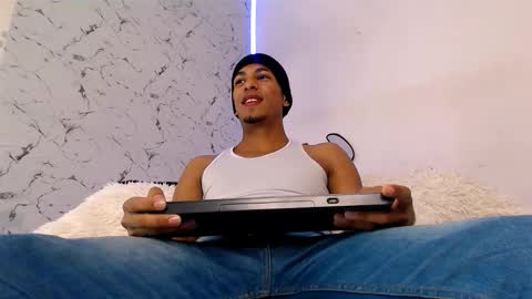 Lorian Vikel  online show from 10/09/25, 09:46