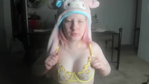 Lori Critter online show from 03/04/25, 01:12