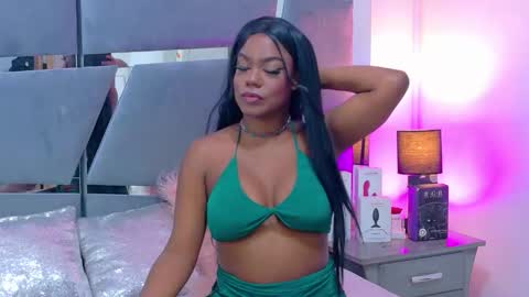 Snapshot of lorraine_johnson chatting on 02/27/26, 06:30 lorraine_johnson online show from 02/27/26, 06:30