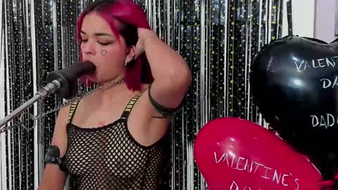 Snapshot of lorraine_williams_ chatting on 02/14/25, 02:44 lore online show from 02/14/25, 02:44