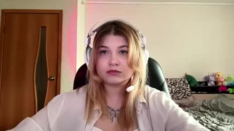 Stasha online show from 06/17/26, 08:39