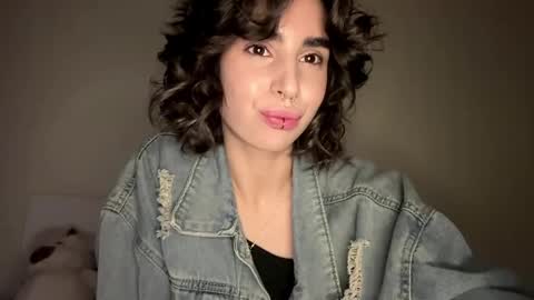 Snapshot of lorrettasittre chatting on 04/12/26, 12:32 Amy online show from 04/12/26, 12:32