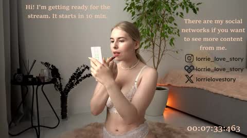 Snapshot of lorrie_love_story chatting on 01/11/25, 01:01 Lorrie online show from 01/11/25, 01:01