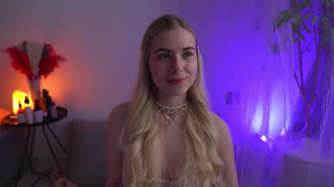 Snapshot of lorrie_love_story chatting on 09/26/25, 09:13 Lorrie online show from 09/26/25, 09:13