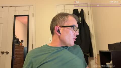 Snapshot of lostandlonelysoul chatting on 09/29/25, 04:28 Hazemir online show from 09/29/25, 04:28