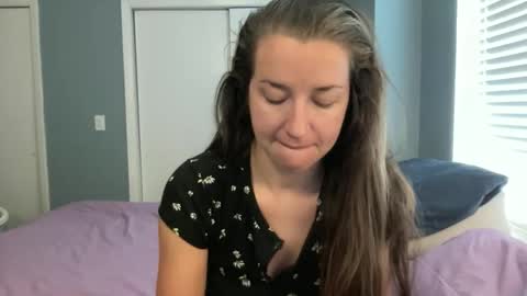Snapshot of lothlori chatting on 05/06/26, 12:43 lothlori online show from 05/06/26, 12:43