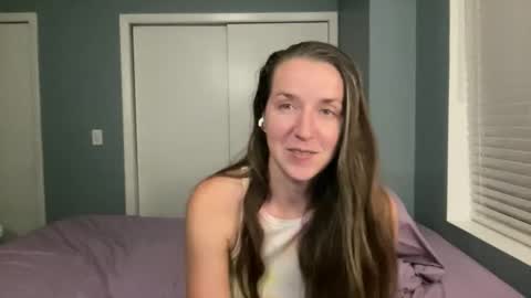 Snapshot of lothlori chatting on 05/07/26, 12:49 lothlori online show from 05/07/26, 12:49