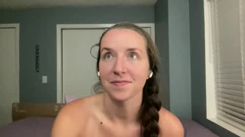 Snapshot of lothlori chatting on 05/15/26, 10:50 lothlori online show from 05/15/26, 10:50