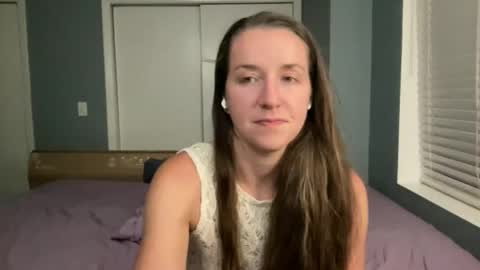Snapshot of lothlori chatting on 05/21/26, 12:39 lothlori online show from 05/21/26, 12:39
