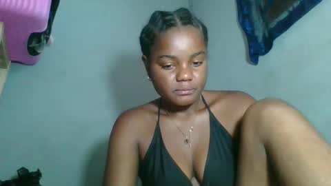 Snapshot of louane98 chatting on 02/19/26, 07:59 louane98 online show from 02/19/26, 07:59