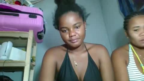 Snapshot of louane98 chatting on 02/24/26, 08:01 louane98 online show from 02/24/26, 08:01