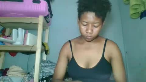 Snapshot of louane98 chatting on 03/02/26, 07:15 louane98 online show from 03/02/26, 07:15