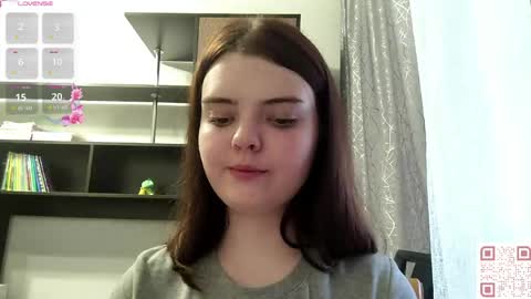 Esma online show from 05/28/26, 02:03