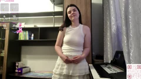 Esma online show from 06/08/26, 11:43
