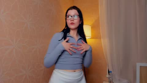 Snapshot of louellamc chatting on 03/02/26, 06:15 Blondel online show from 03/02/26, 06:15