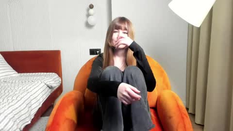 Snapshot of louettakarn chatting on 05/08/26, 05:40 Sade online show from 05/08/26, 05:40