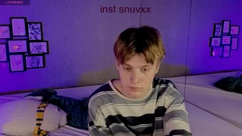 Snapshot of louie_evans chatting on 10/11/25, 04:01 louie_evans online show from 10/11/25, 04:01