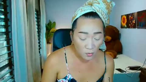Snapshot of louie_sexy chatting on 07/17/26, 05:47 Cathy online show from 07/17/26, 05:47