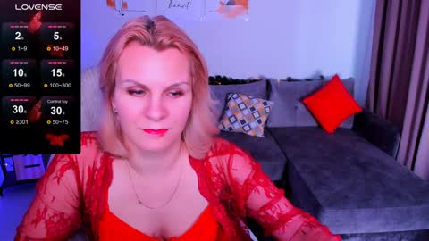 Snapshot of louisa_bay chatting on 01/17/25, 11:06 Louisa online show from 01/17/25, 11:06