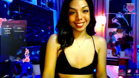 Snapshot of louisassy chatting on 06/17/26, 05:54 Louisa online show from 06/17/26, 05:54