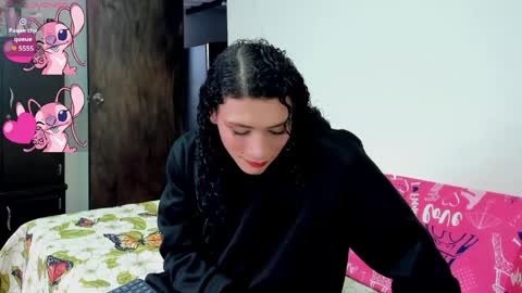 Snapshot of louise_22cm chatting on 04/16/26, 12:17 Mi lu online show from 04/16/26, 12:17