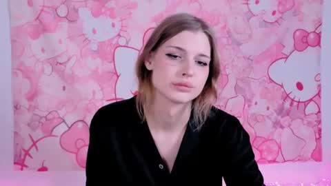 LouiseKane online show from 07/19/26, 04:22