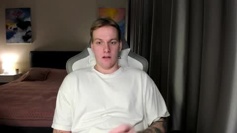 Snapshot of louisjafferson chatting on 12/30/24, 09:08 Louis online show from 12/30/24, 09:08