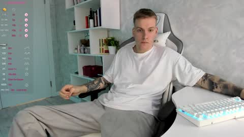 Snapshot of louisjafferson chatting on 01/09/25, 11:14 Louis online show from 01/09/25, 11:14