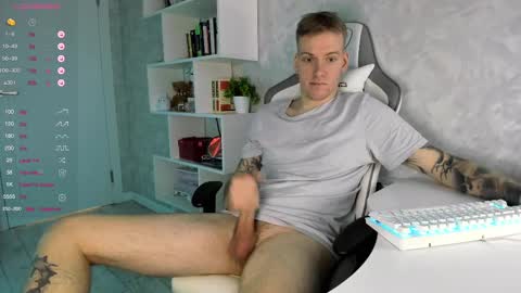 Snapshot of louisjafferson chatting on 02/13/25, 02:09 Louis online show from 02/13/25, 02:09