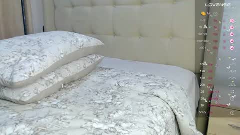 Snapshot of loula03 chatting on 06/10/26, 12:04 online show from 06/10/26, 12:04
