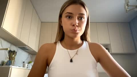 Eliza online show from 03/25/26, 12:00