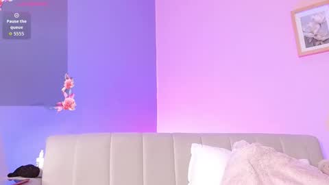 lourdes_moon22 online show from 12/21/25, 12:23