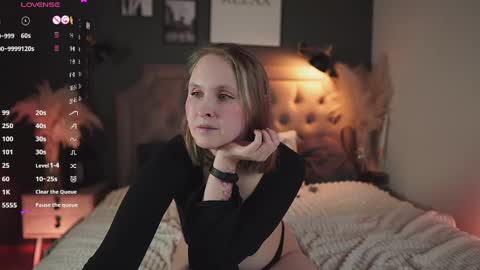 Snapshot of love_agatha chatting on 02/23/25, 01:53 Agatha online show from 02/23/25, 01:53