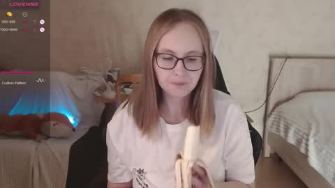 Snapshot of love_agatha chatting on 09/15/25, 05:07 Agatha online show from 09/15/25, 05:07