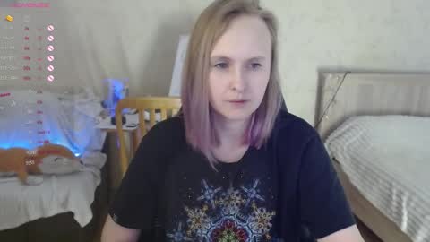 Snapshot of love_agatha chatting on 10/19/25, 05:08 Agatha online show from 10/19/25, 05:08