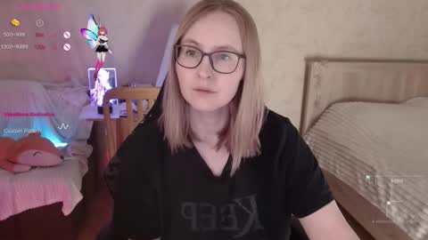 Snapshot of love_agatha chatting on 11/21/25, 01:59 Agatha online show from 11/21/25, 01:59