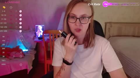 Snapshot of love_agatha chatting on 12/19/25, 02:18 Agatha online show from 12/19/25, 02:18