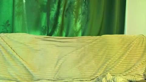 Snapshot of love_attation chatting on 02/19/26, 04:52 Cute face online show from 02/19/26, 04:52