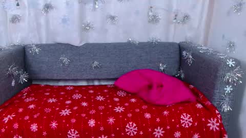 love bella  online show from 12/18/25, 12:17