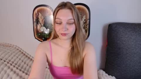 love bella  online show from 04/21/26, 12:12